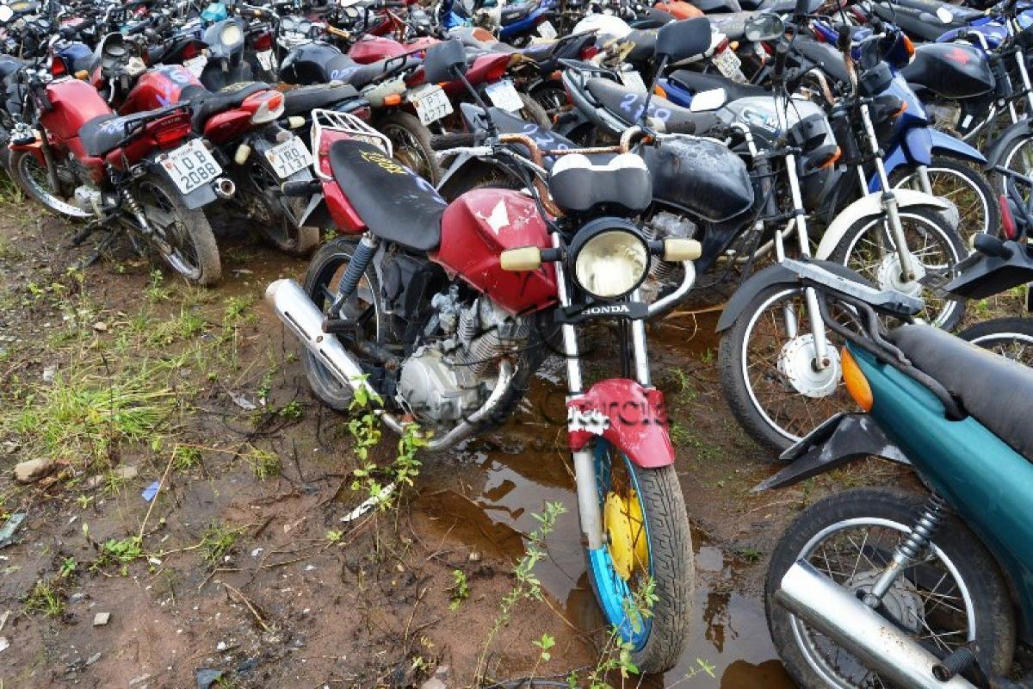 Moto de trilha só 1 500,00 Reais Motos Baixadas de Leilão 