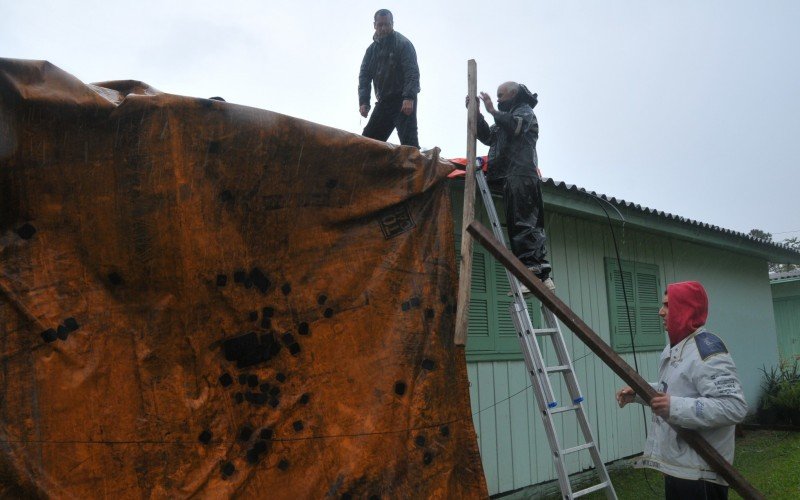 Ciclone Yakecan derruba ginÃ¡sio e destelha casas em TrÃªs Cachoeiras, no litoral norte do Rio Grande do Sul