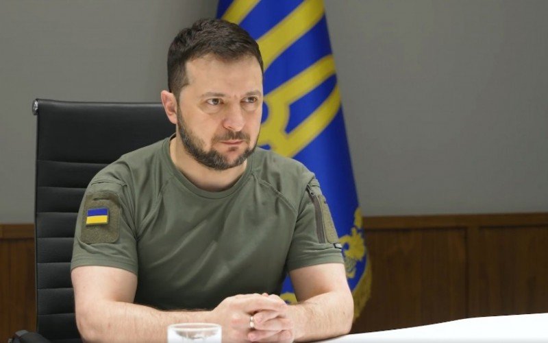 Zelensky diz que não vai conceder território à Rússia para encerrar guerra | abc+