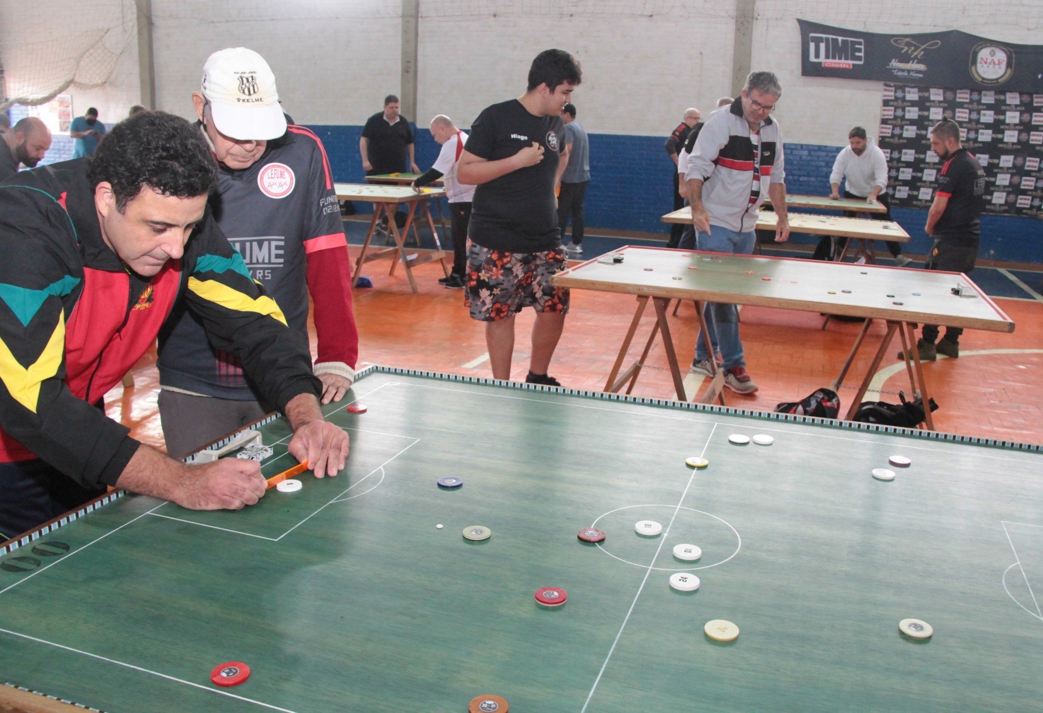 Jogo Futebol de Botao de Mesa - 2 Times - Preto+Branco