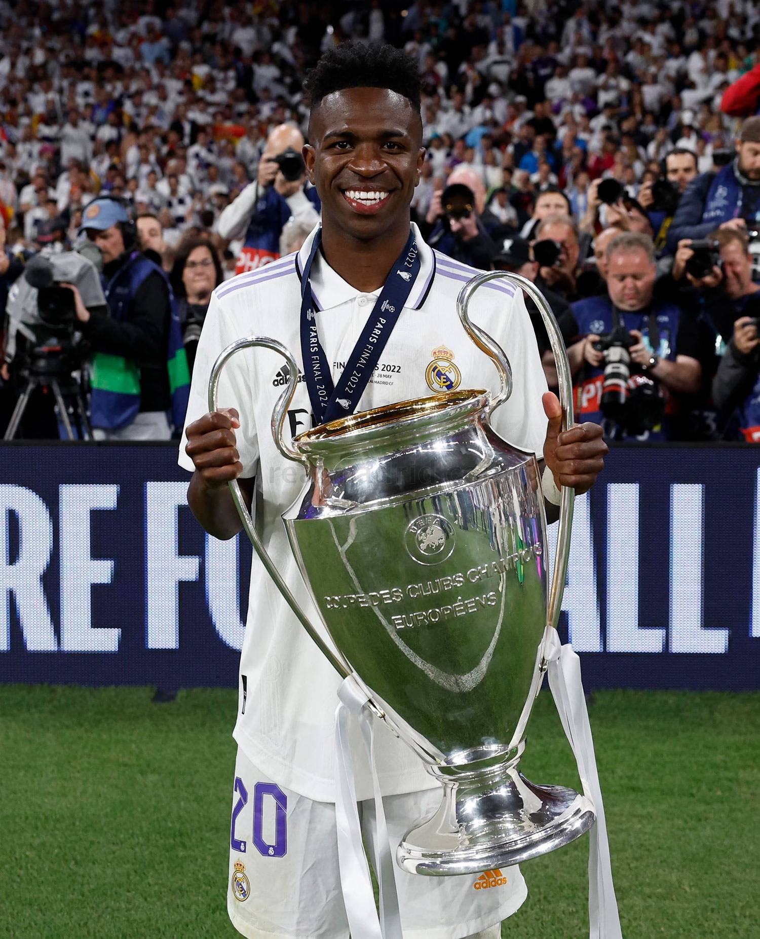 Vinícius Jr. celebra maior conquista no Real Madrid: 'Pessoa mais feliz