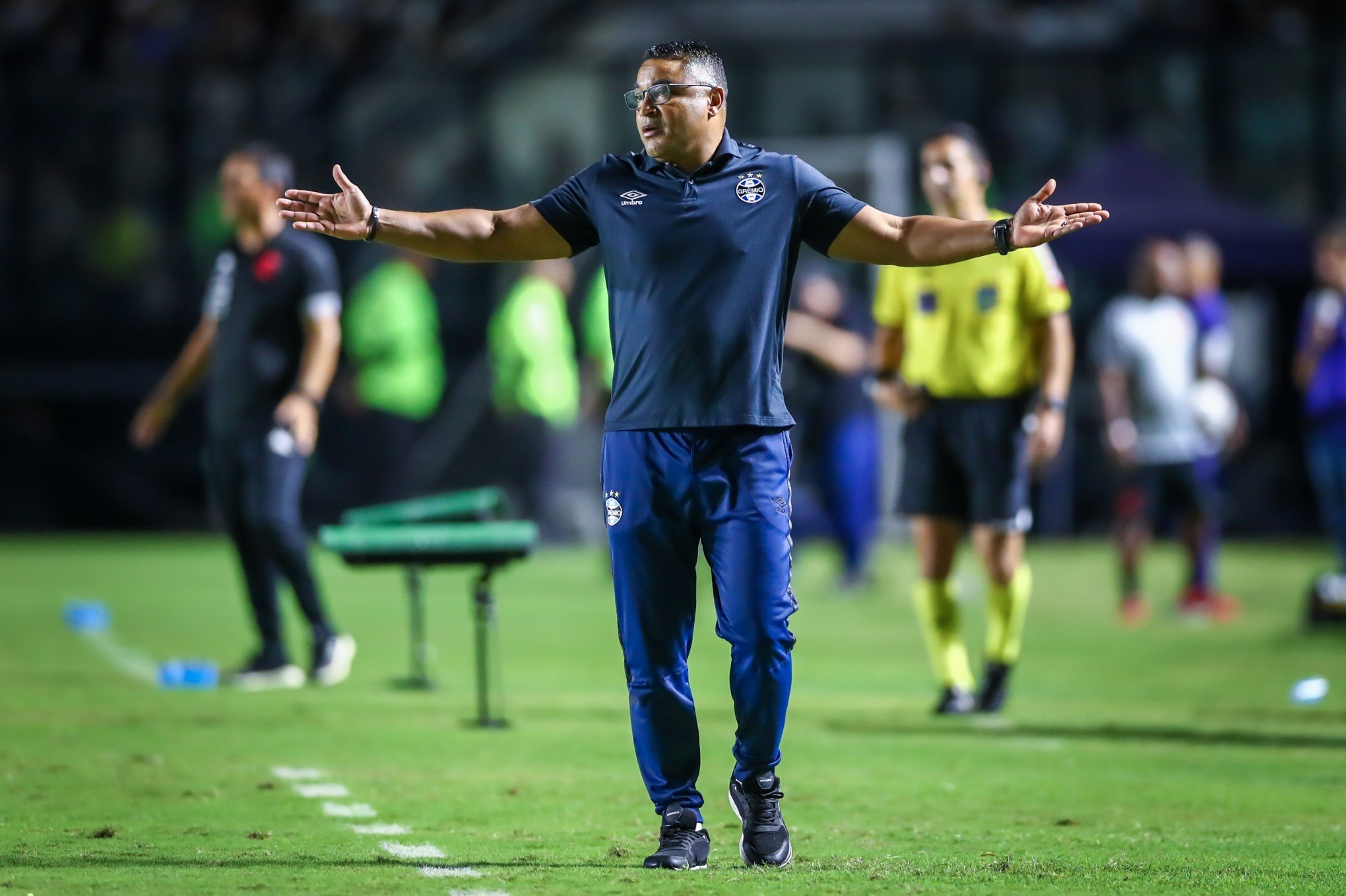 Retrospectiva LANCE!: antes sinônimo de solidez, defesa do Grêmio teve  rendimento ruim em 2021