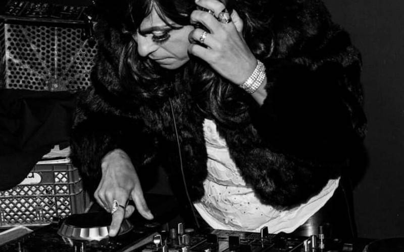 Anni Andreaz, DJ Canoense realiza turnê na América do Sul 