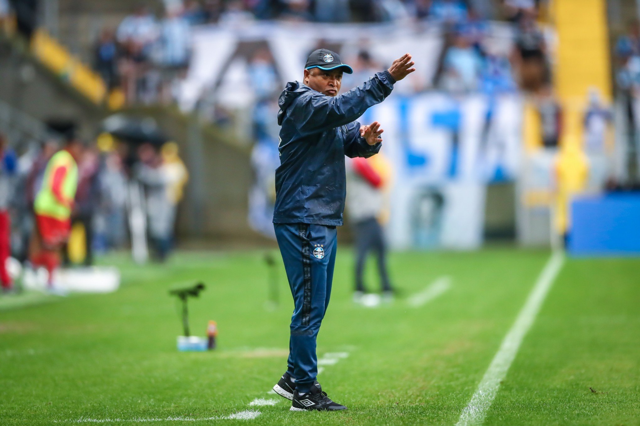 Grêmio faz 3 a 0 no Tombense, completa 12 jogos sem perder e se