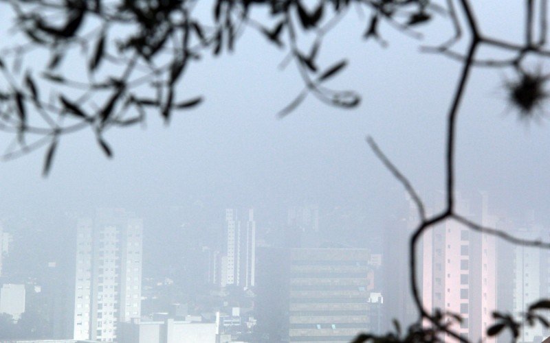 Neblina antecede mais uma tarde com temperatura acima da média; veja a previsão do tempo para o restante da semana no RS | abc+