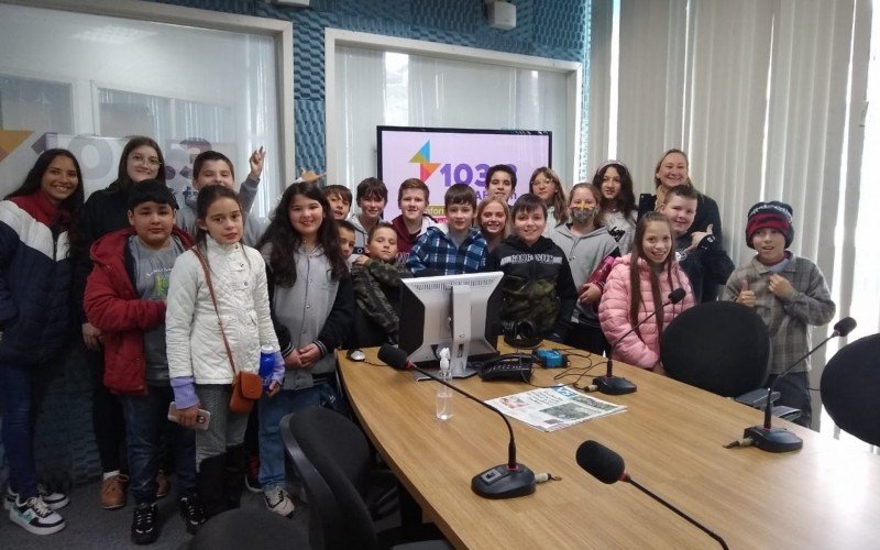 Estudantes de Lindolfo Collor visitam a sede dos jornais do Grupo Sinos