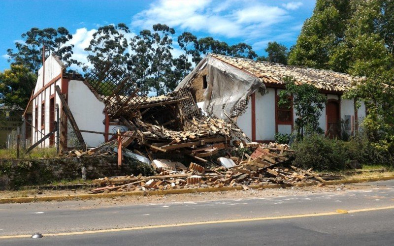 Parte da casa histórica de São Leopoldo desabou em 2019 e até agora espera a restauração