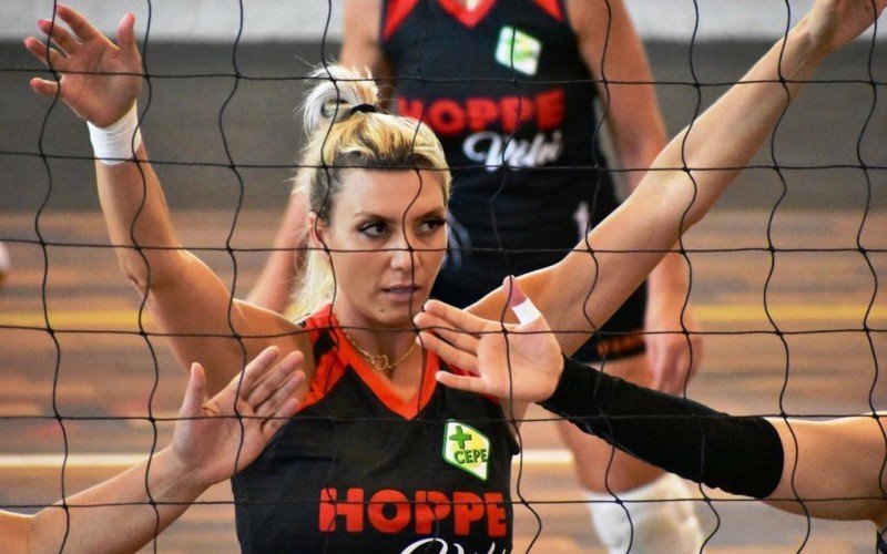 Sandra Foss é atleta gramadense de vôlei