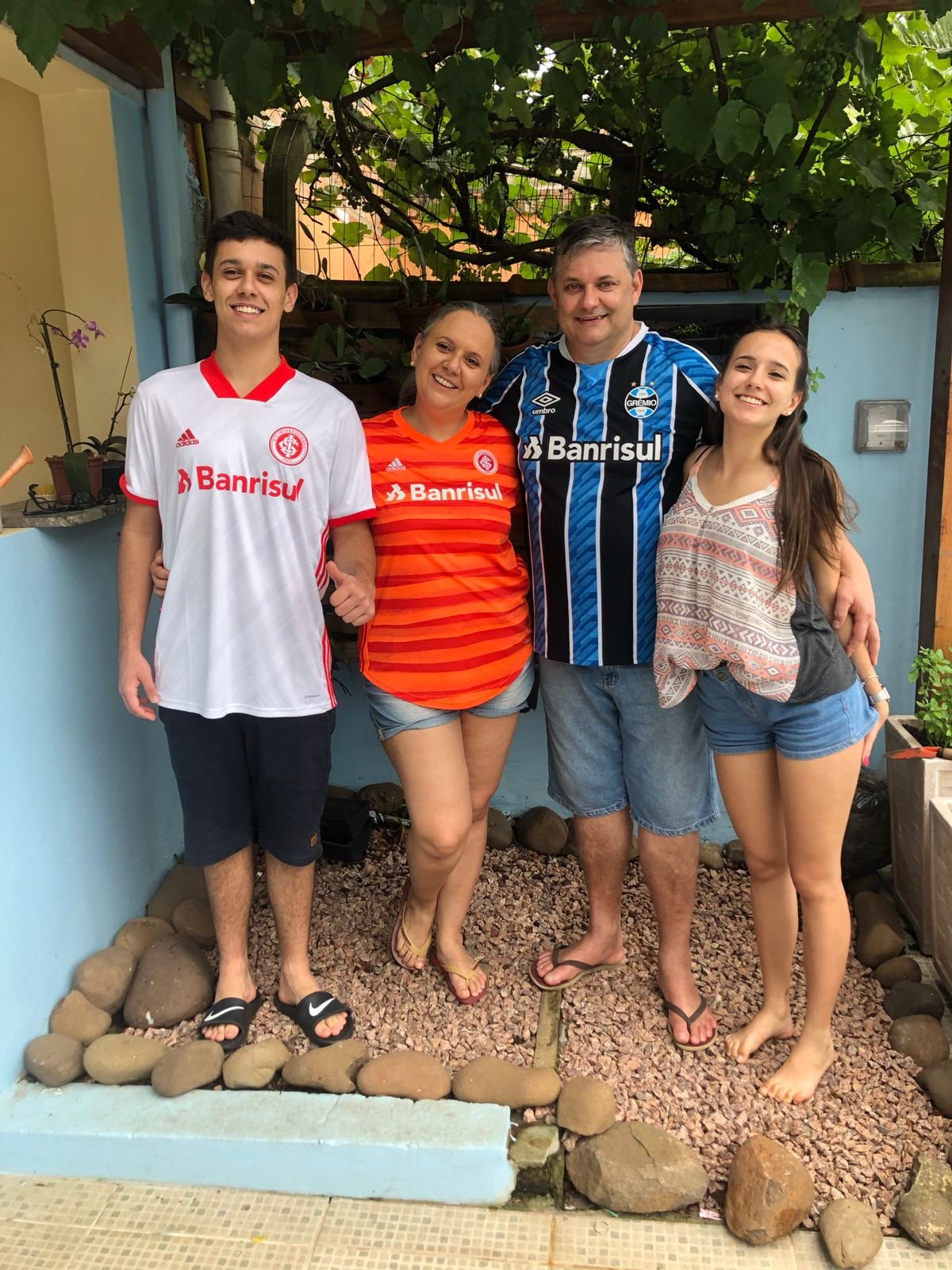 Pai, filho e futebol. – Domingo à noite