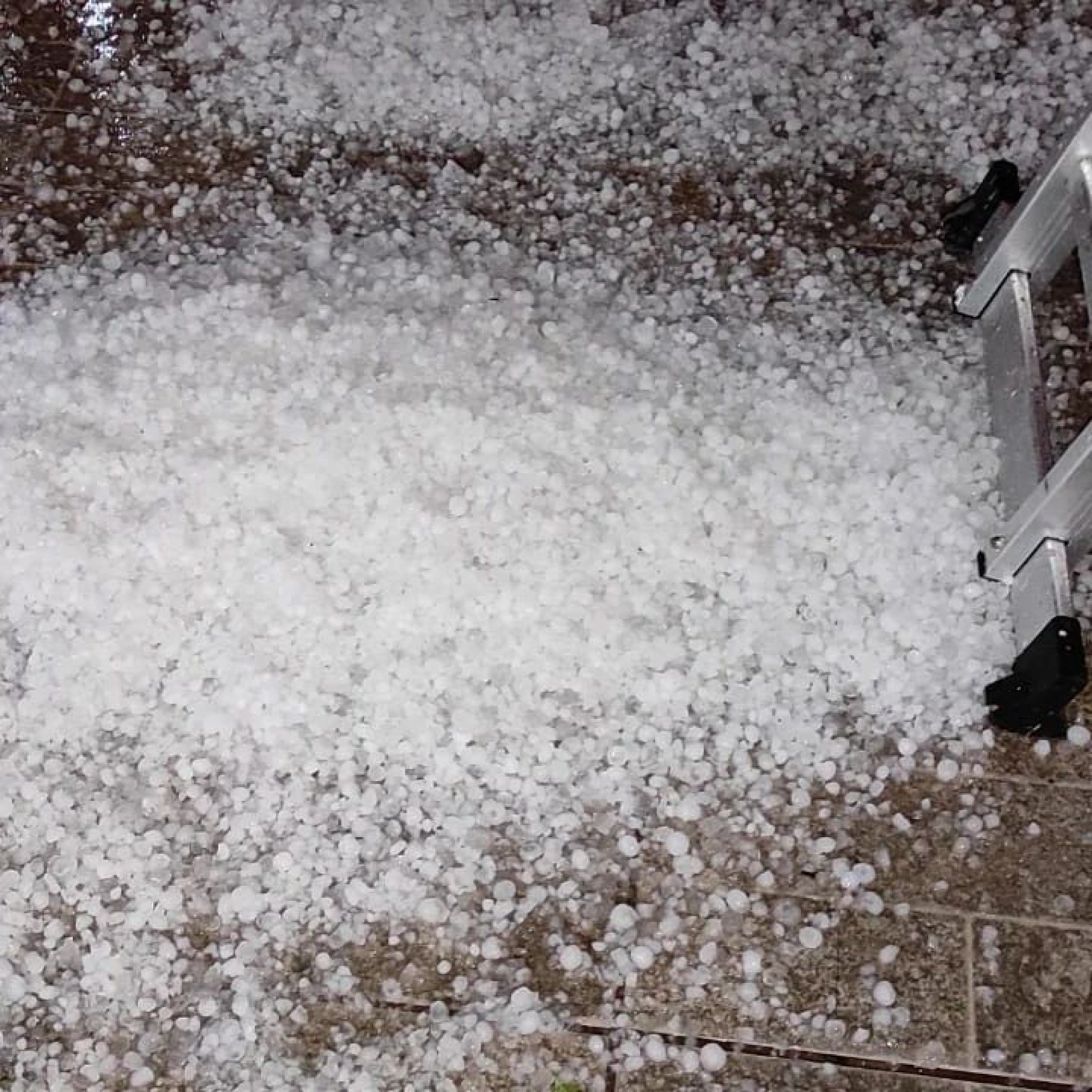 Queda De Granizo Danifica Casas Em Cachoeira Do Sul - Rio Grande Do Sul ...