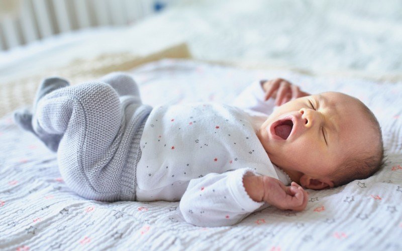 Estudo reforça práticas recomendadas para garantir o sono seguro dos bebês