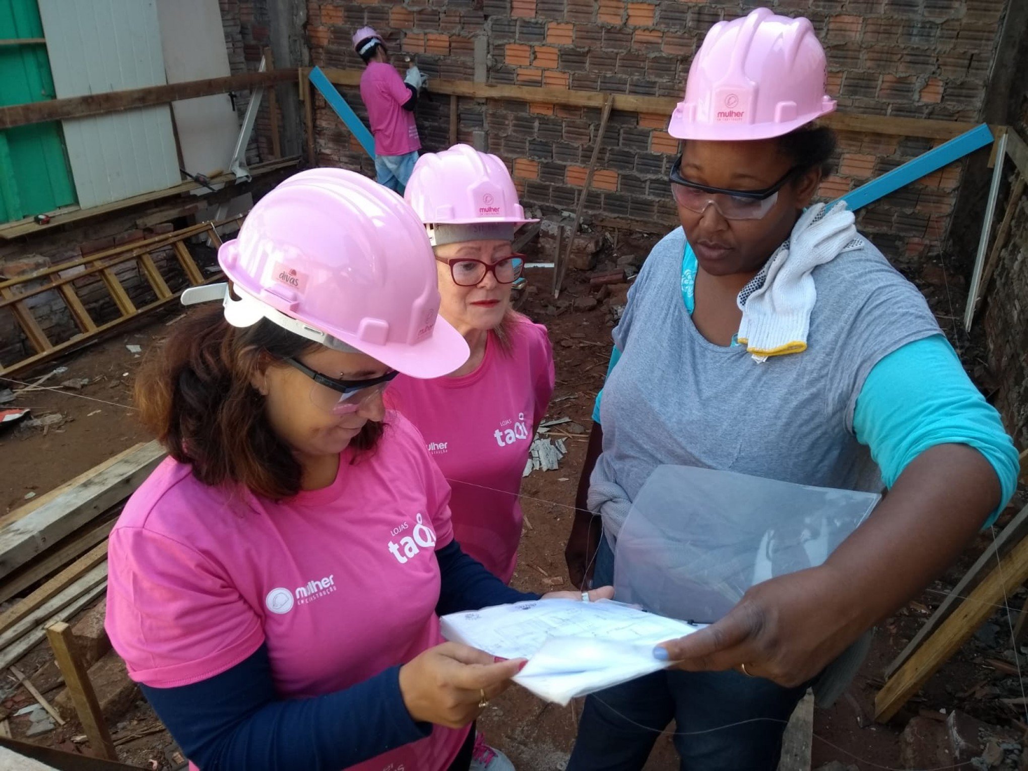 Mulheres na construção civil: avanços e desafios