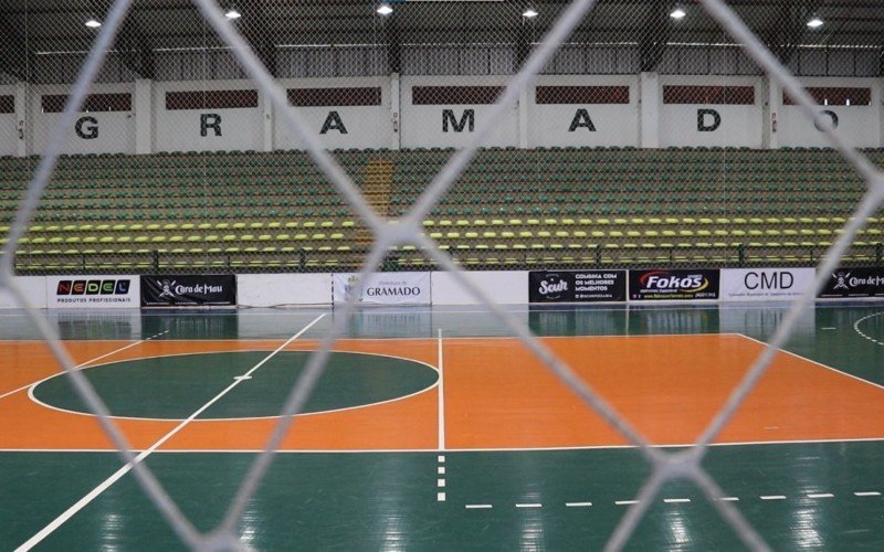 Jogos ocorrem no Ginásio Perinão