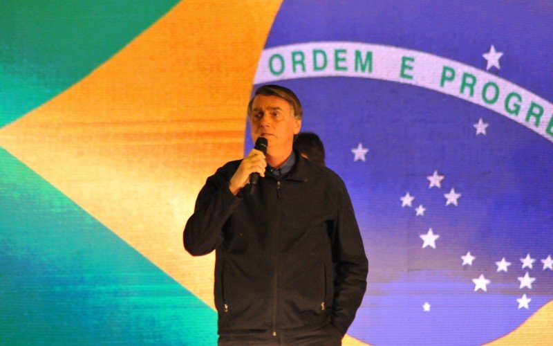 Jair Bolsonaro foi indiciado por falsificação da carteira de vacinação  | abc+