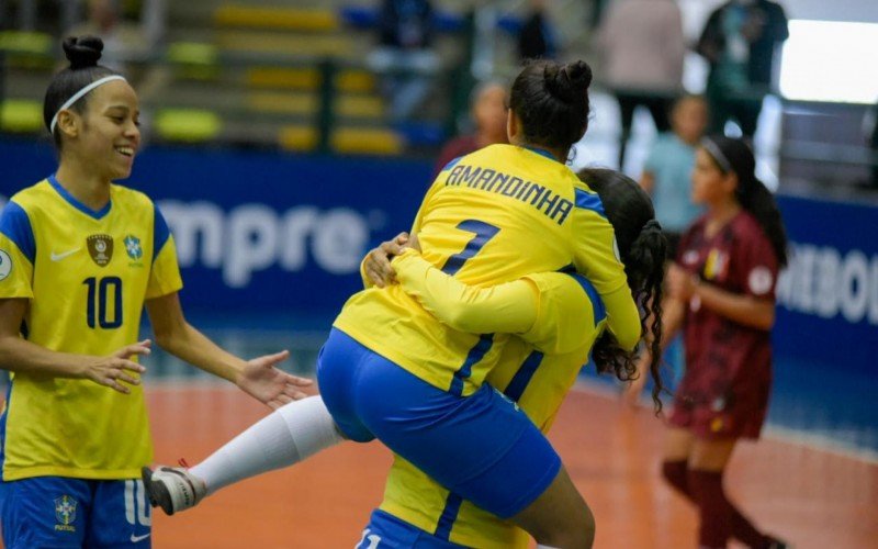 Faculdade Sogipa - @mundo_do_futsal entre e vote, pois cada voto é um gol!  Time de Futsal Feminino FacSogipa 👏👏👏