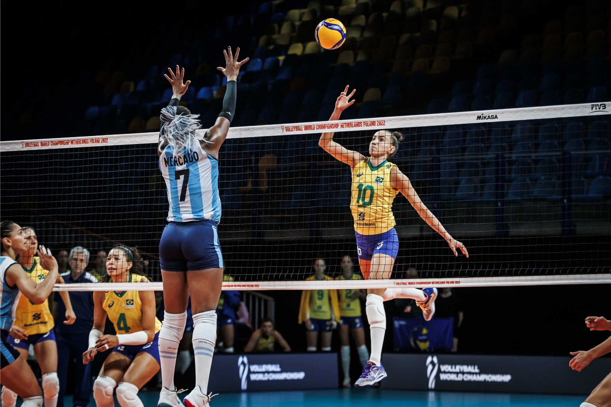 Brasil derrota Argentina e soma segunda vitória no Mundial de vôlei feminino, Esportes