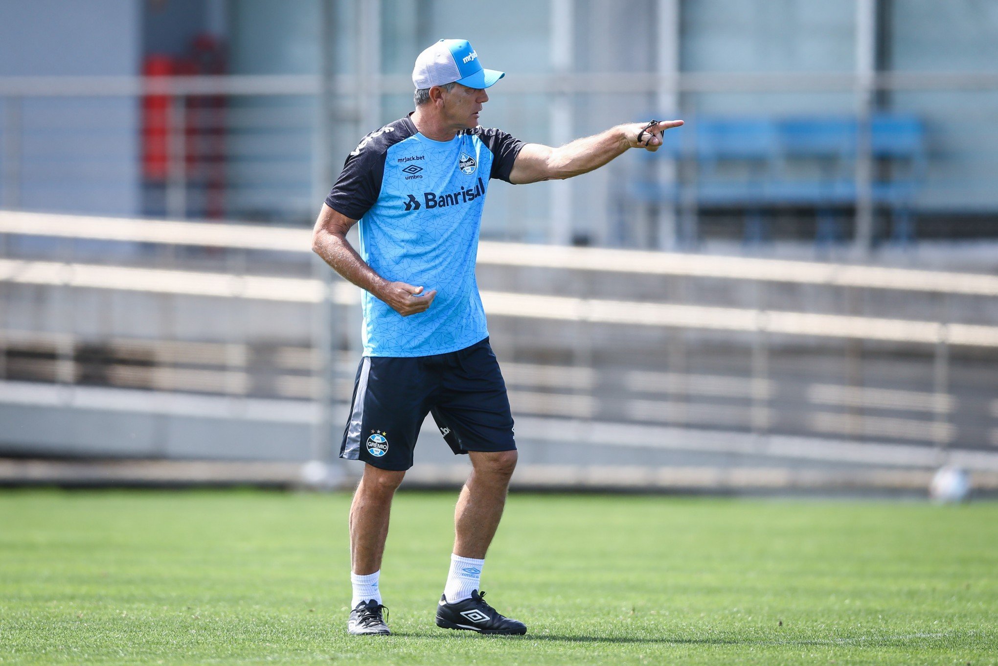 Renato Gaúcho e elenco do time principal se reapresentam no Grêmio