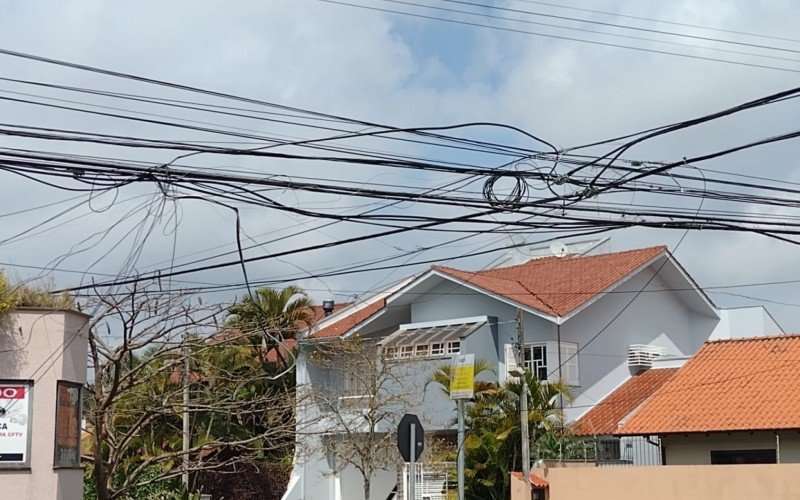 Fios emaranhados em São Leopoldo | abc+