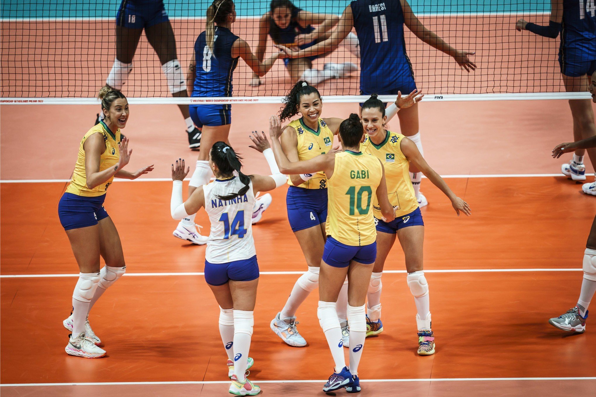 Brasil derruba favorita Itália no tie-break no Mundial de vôlei feminino
