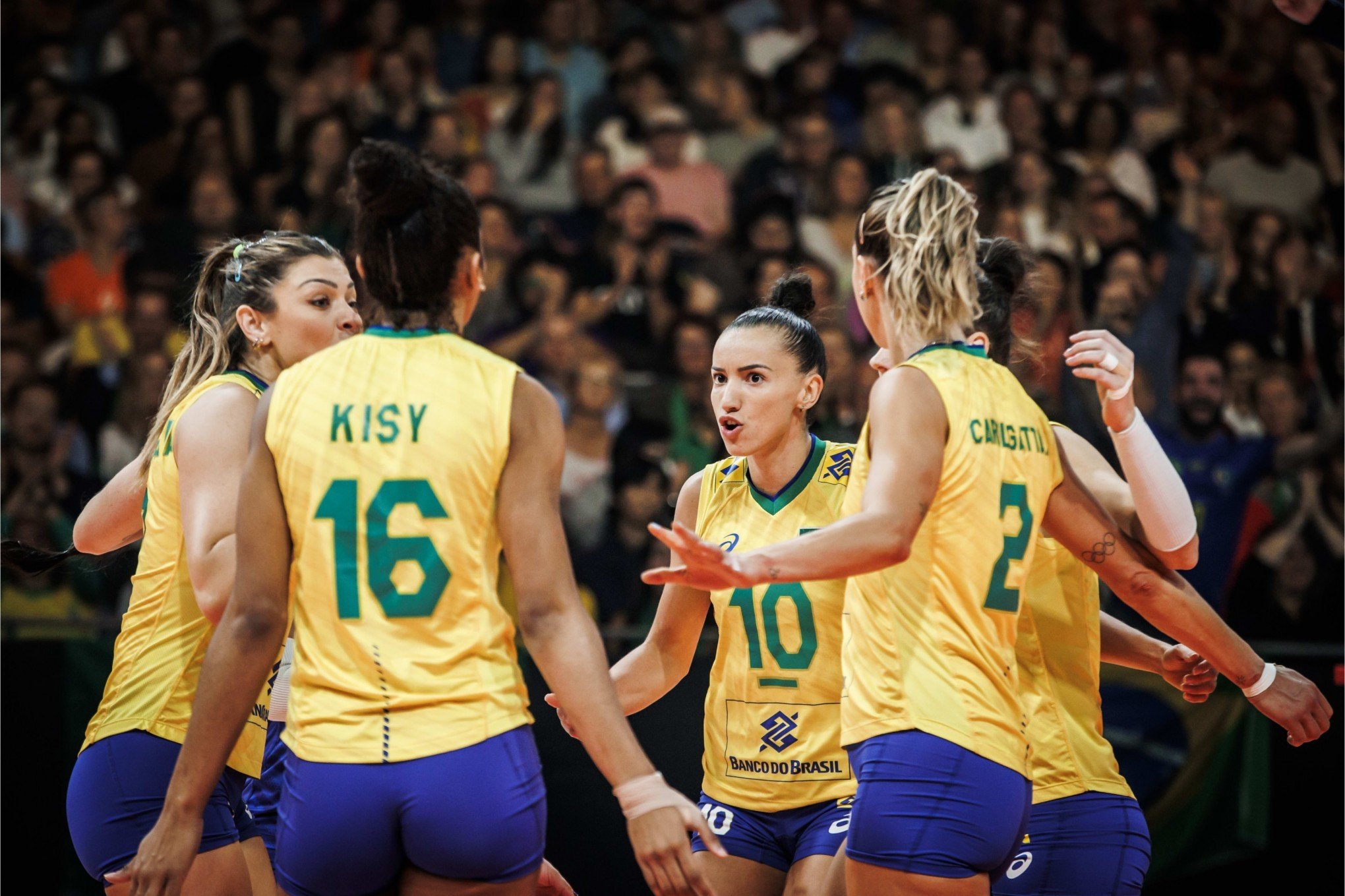 No tie-break, seleção brasileira feminina de vôlei bate o Japão e