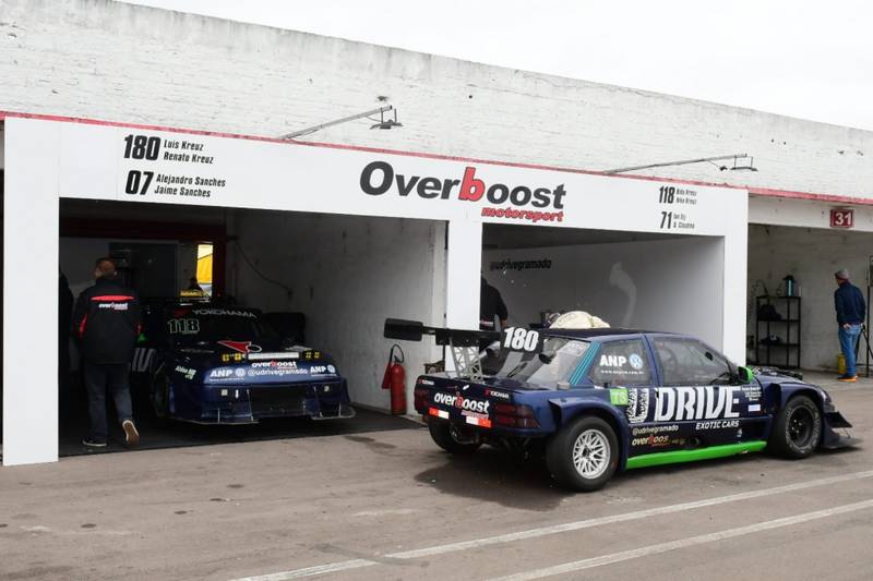 Overboost, de Ivoti, lidera o Super Turismo RS