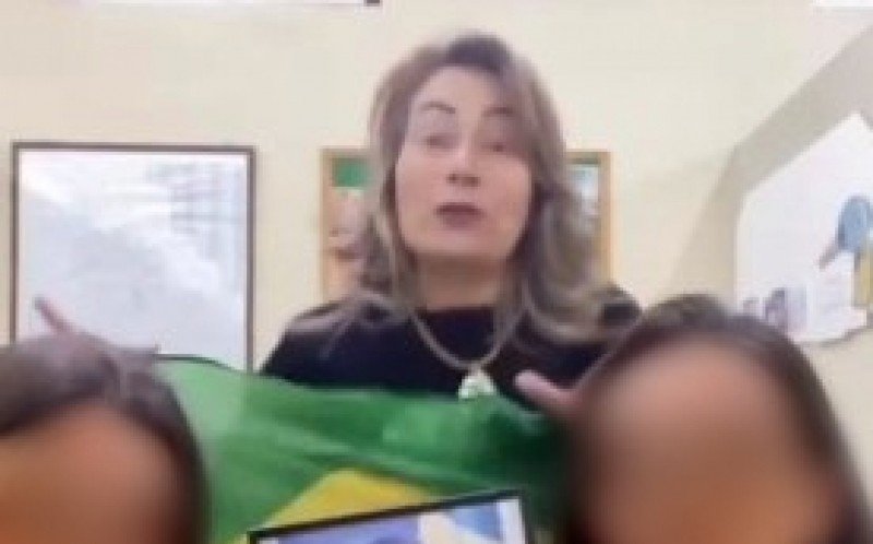 Camila Oliveira aparece em vídeos gravados dentro do seu gabinete 