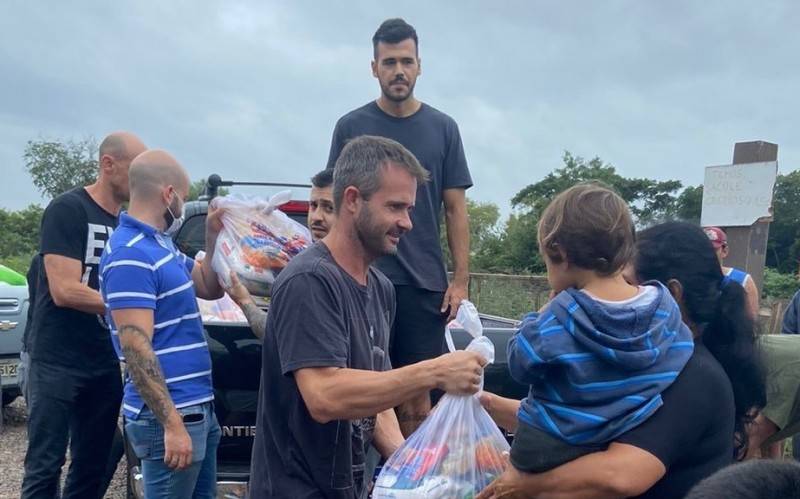 Copa de tênis terá arrecadação de alimentos para doação