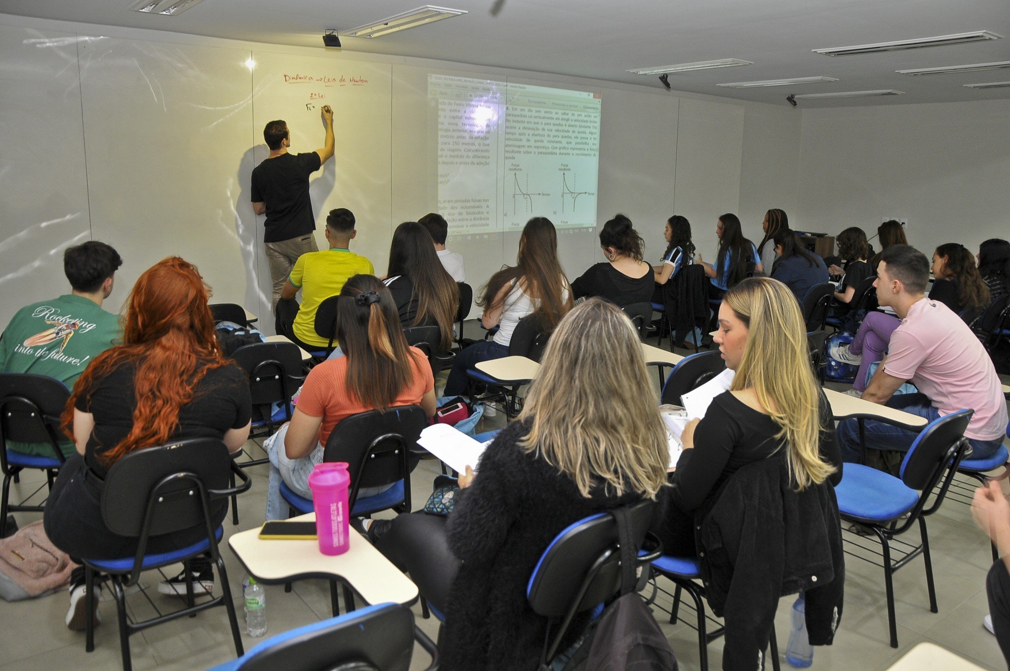 Fênix Vestibulares oferece aulão gratuito para o Enem; veja como participar
