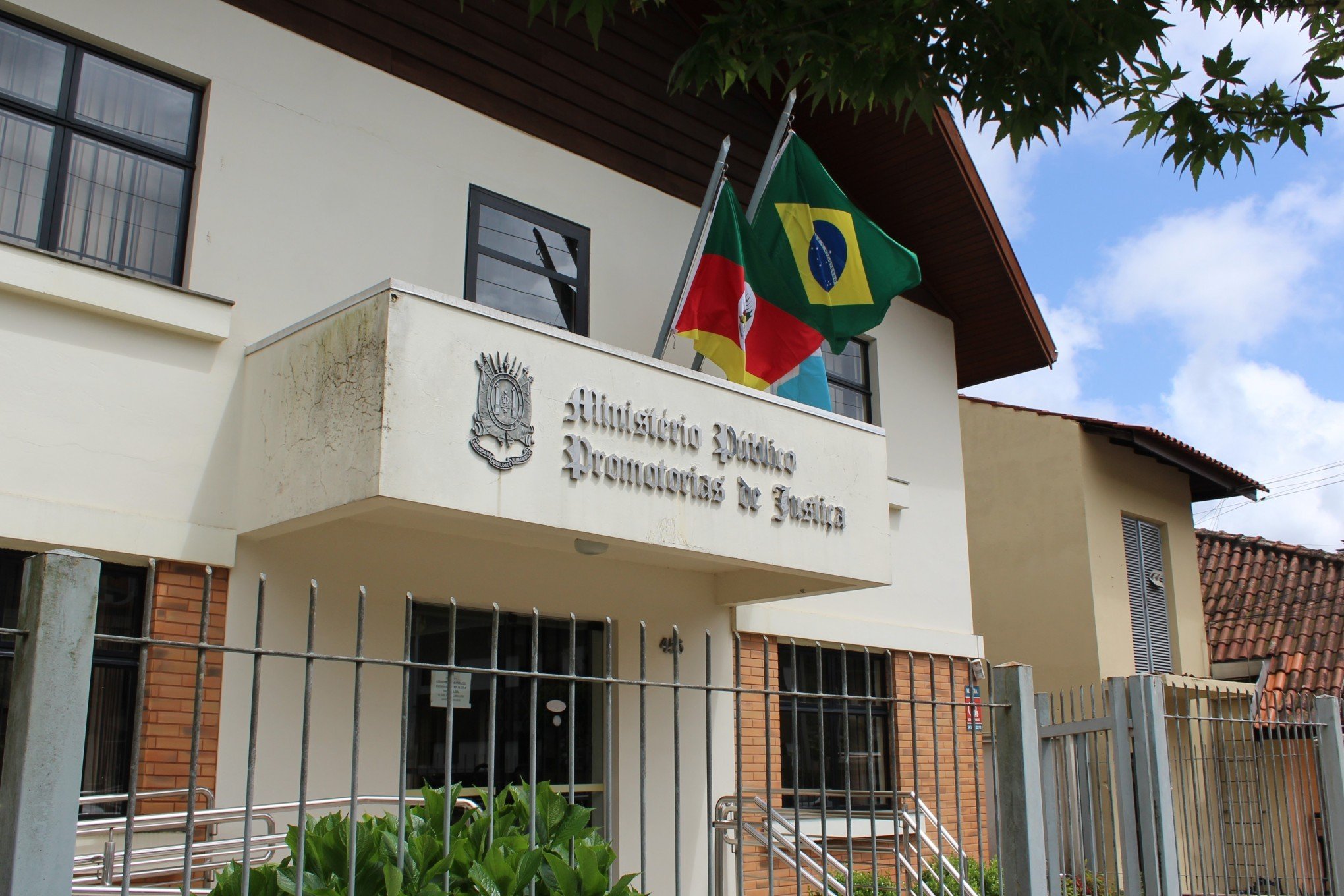 Laudo revela causa da morte de menina de 10 anos torturada e padrinhos são denunciados pelo MP