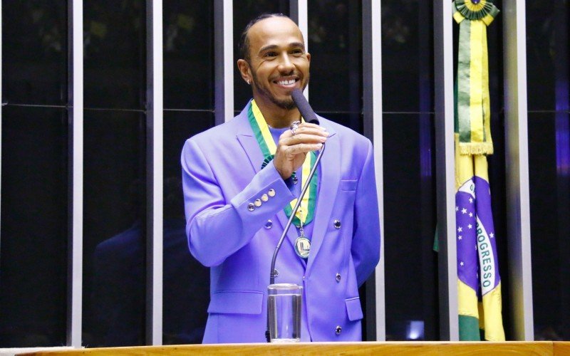 Lewis Hamilton homenageado pelo Congresso Nacional | Jornal NH