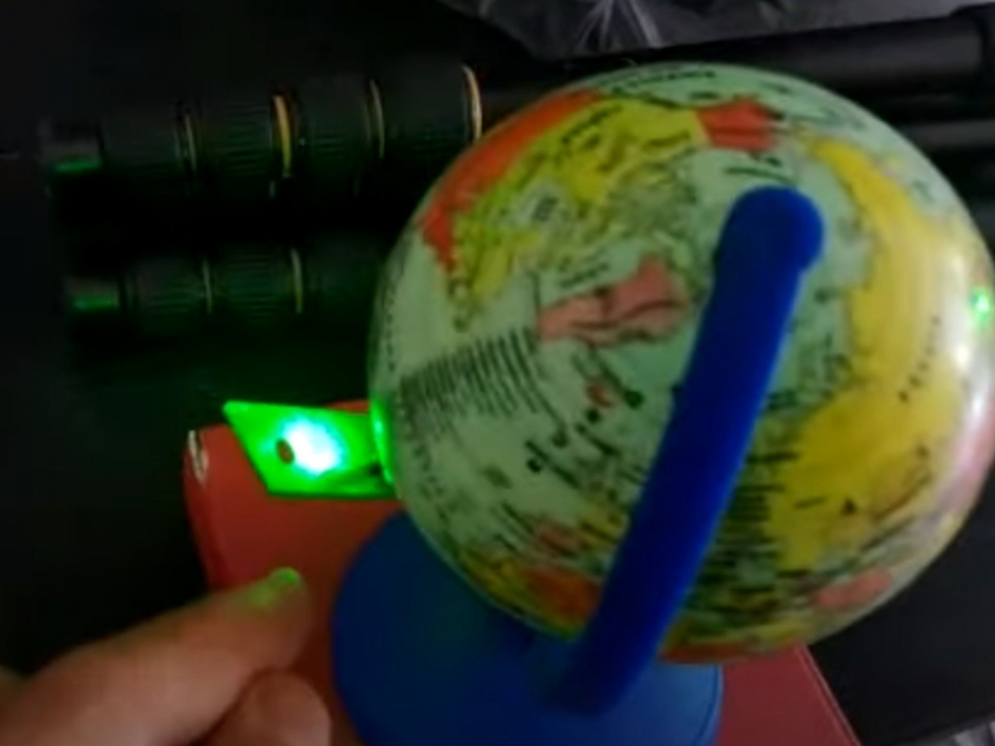 Vídeo de experimento sugere possível causa para aparição de luzes no céu gaúcho