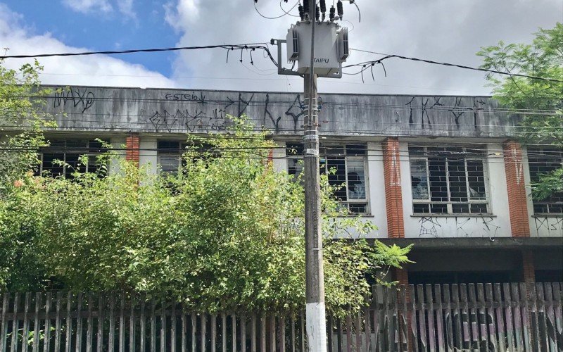 Estrutura abandonada desde dezembro de 2007