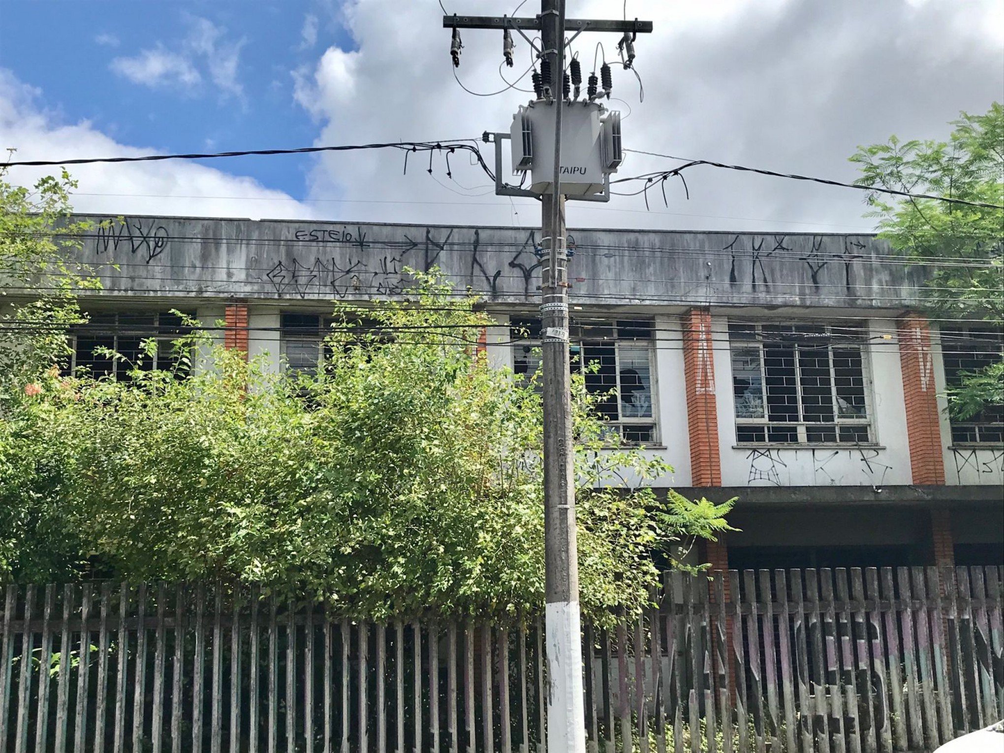 Vereadora protocola pedido de reintegração do prédio do antigo Fórum ao Município