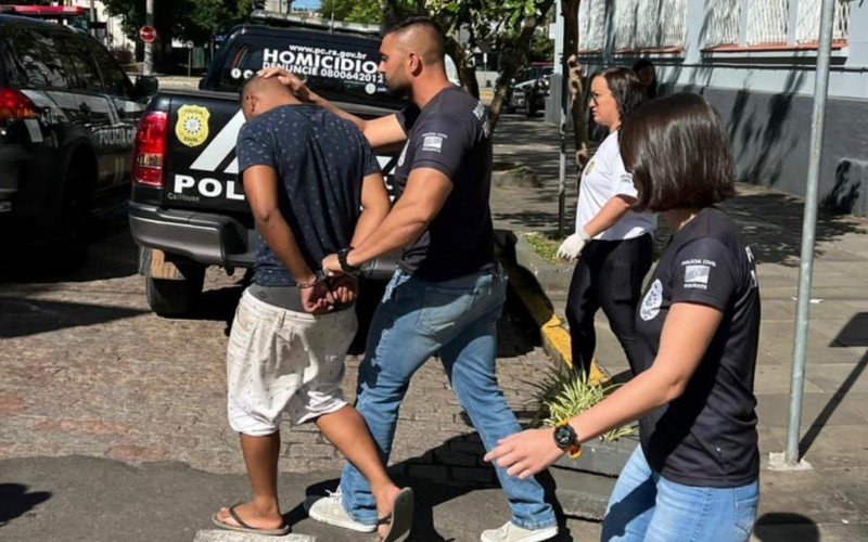 Pai das crianças mortas foi preso em hotel de Porto Alegre em 2022 | abc+
