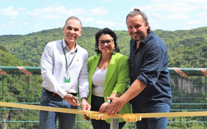 Sandro, com a secretária Marjorie e o gerente Rafael