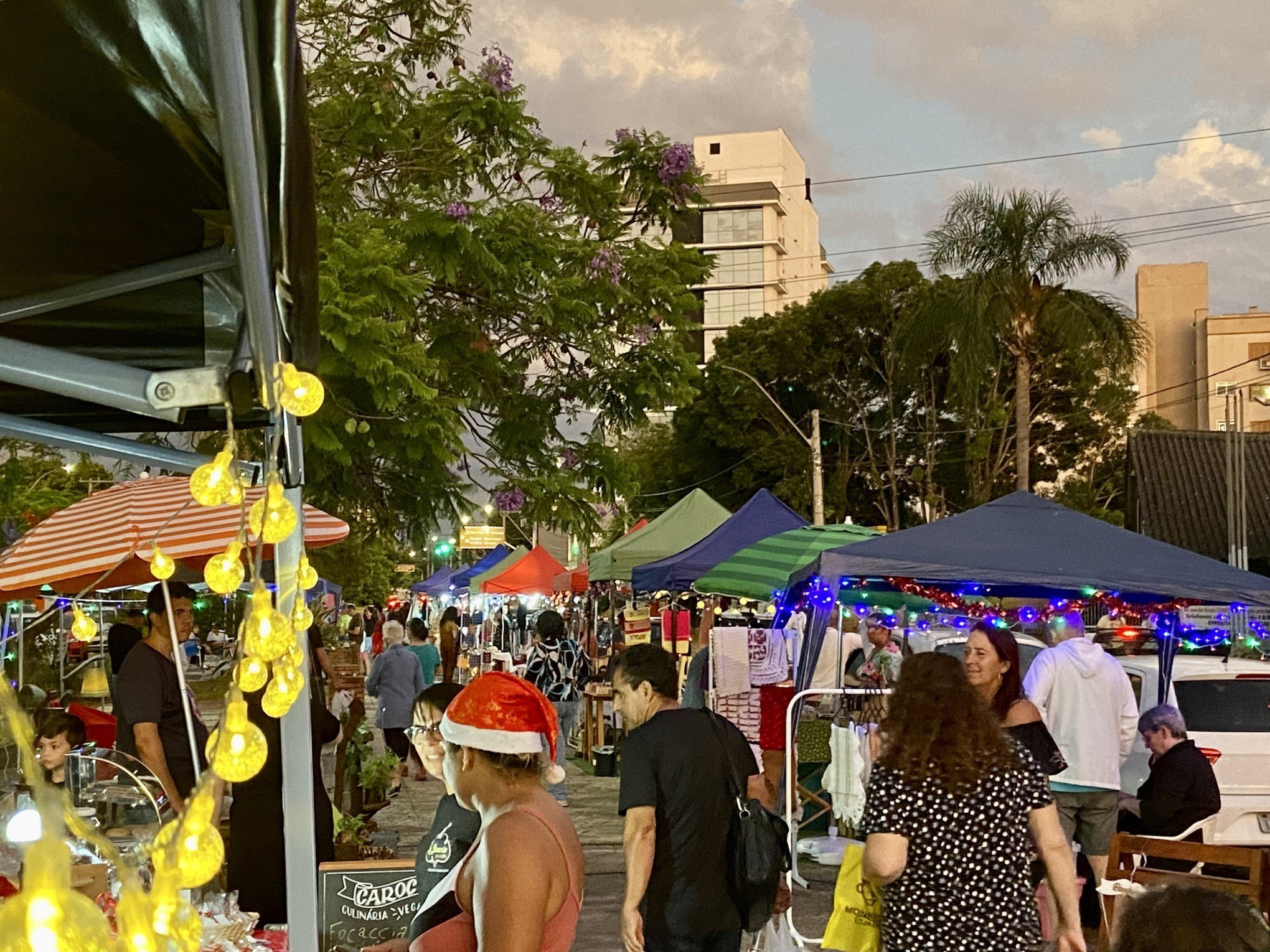 Semana do Natal deixa noites de Canoas mais iluminadas - Região - Diário de Canoas Semana do Natal deixa noites de Canoas mais iluminadas - Região - Diário de Canoas