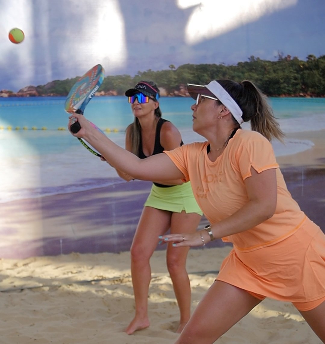 Beach tennis é a bola da vez - Folha de Alphaville