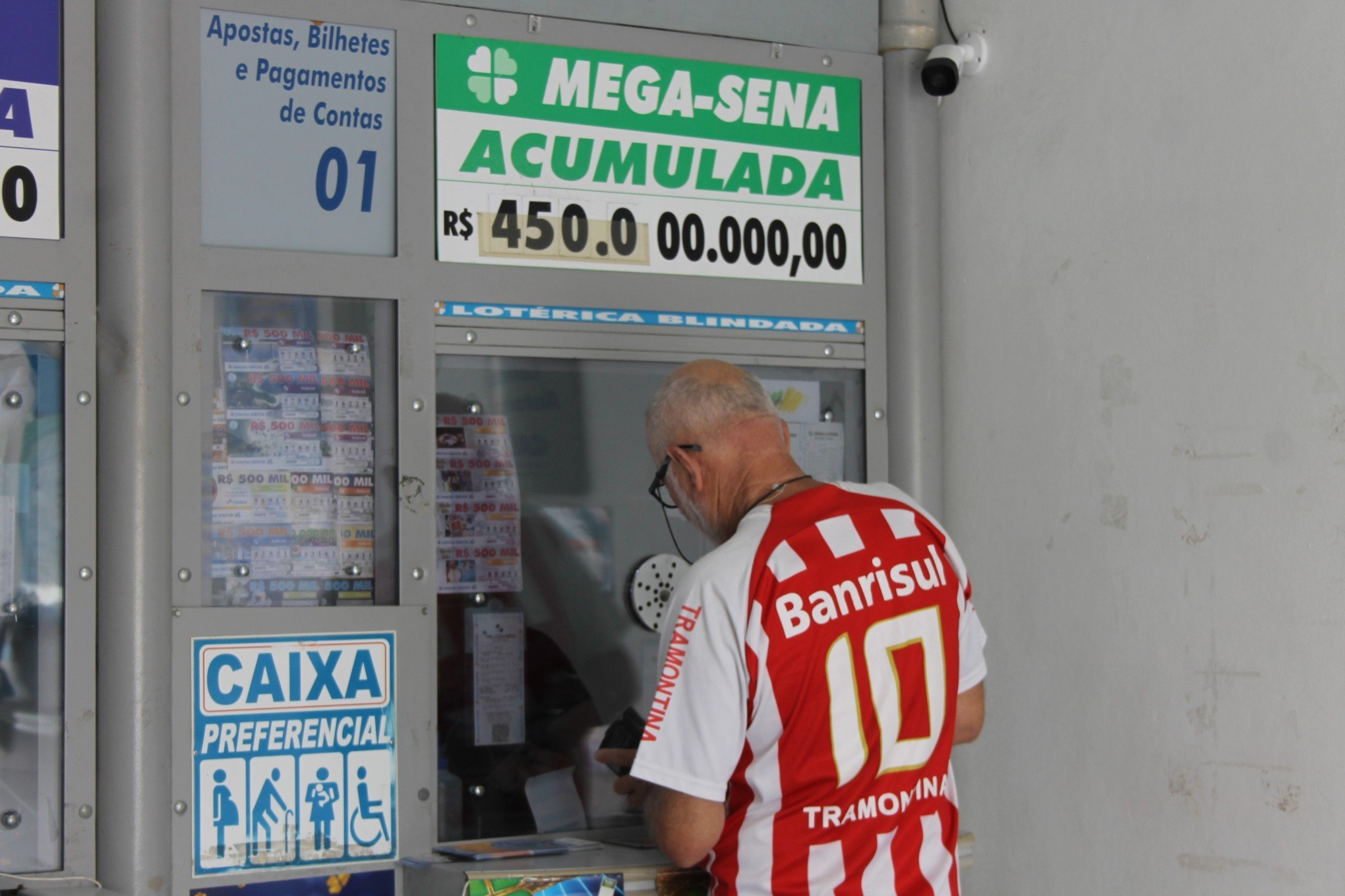 Mega da Virada: apostas começam esta semana; prêmio é de R$ 450 milhões -  ISTOÉ DINHEIRO