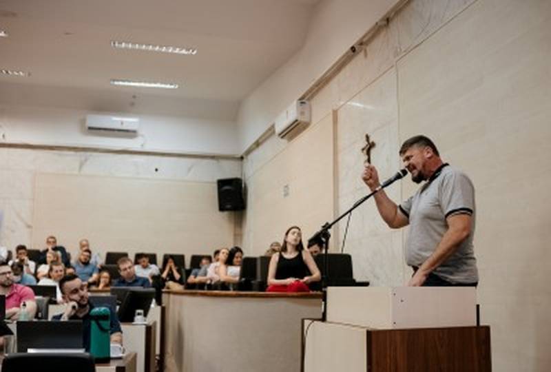 Cezar Mossini (MDB) fez oposi&ccedil;&atilde;o ferrenha &agrave; peti&ccedil;&atilde;o 