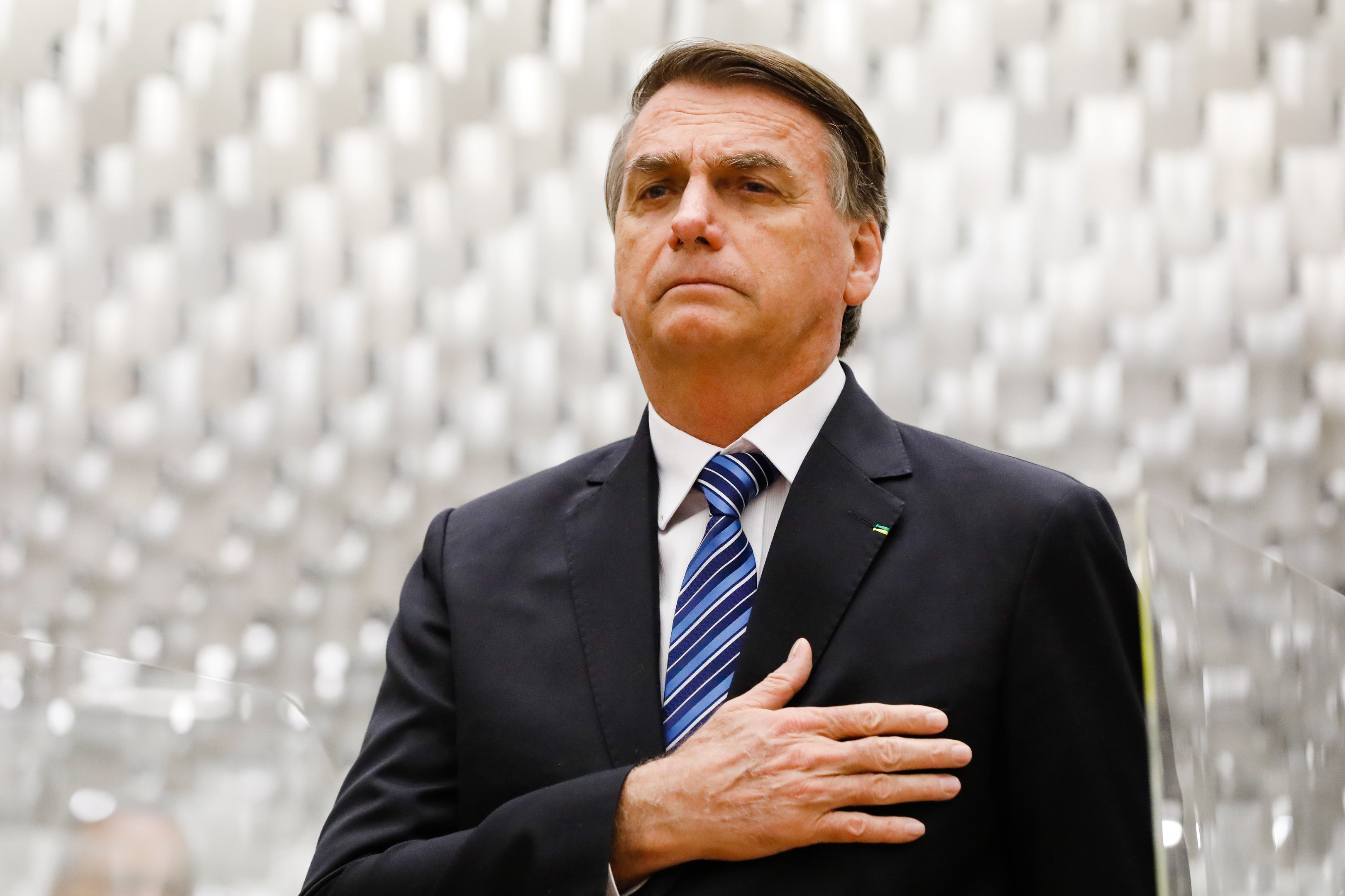 Bolsonaro e Michelle usam prerrogativa do silêncio no depoimento sobre as joias, diz TV