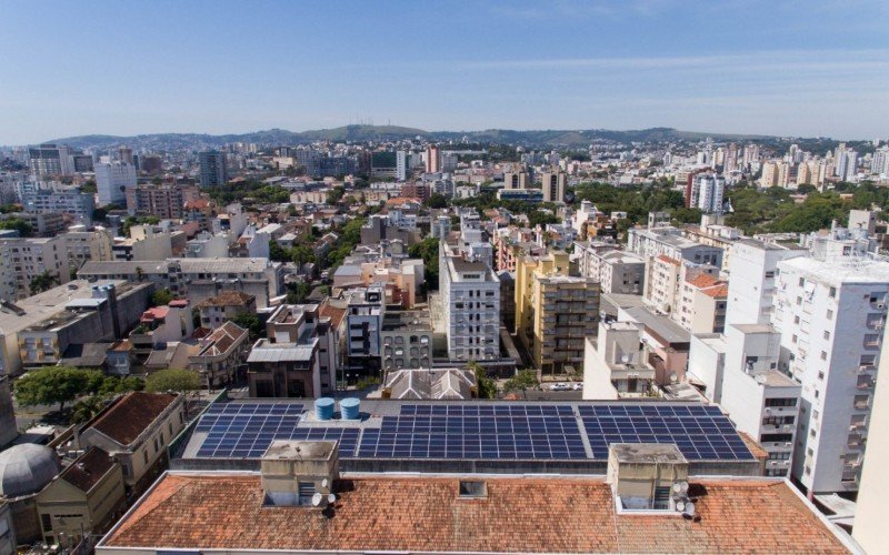 Energia solar ainda atrai clientes mesmo com taxação