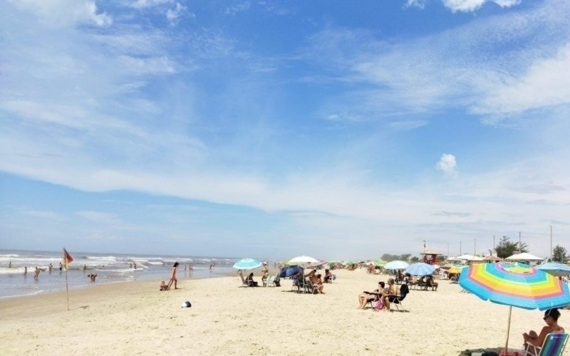 Praia de Atlântida Sul, em Osório  | abc+