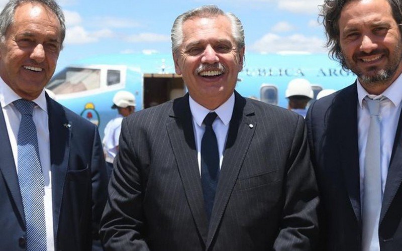 Alberto Fernandez publica chegada ao Brasil nas redes sociais. Presidente argentino participa da cerimônia de posse de Lula