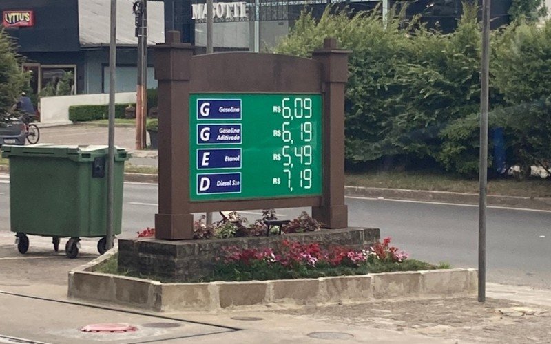 Gasolina passa dos R$ 6 em Gramado