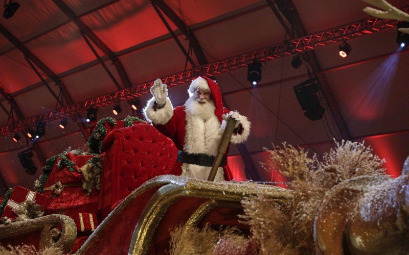 Grande Desfile de Natal é um dos espetáculos do Natal Luz de Gramado 