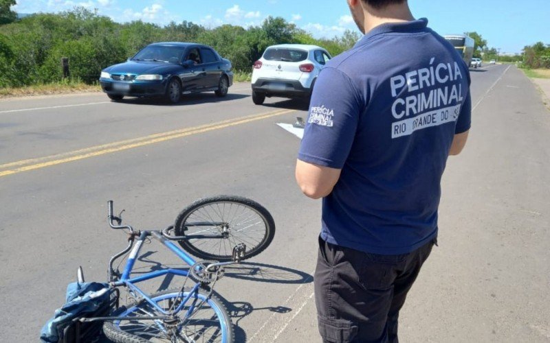 Ciclista morre em acidente com carro em avenida de Novo Hamburgo