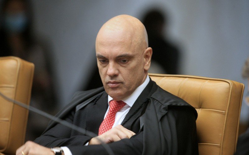 Oposição entrega ao Senado pedido de impeachment do ministro do STF Alexandre de Moraes | abc+