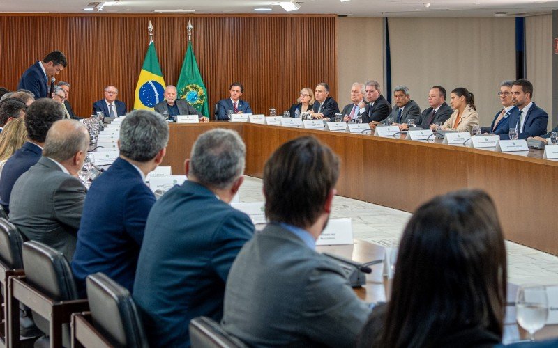 Governadores se unem em Brasília para condenar atos golpistas