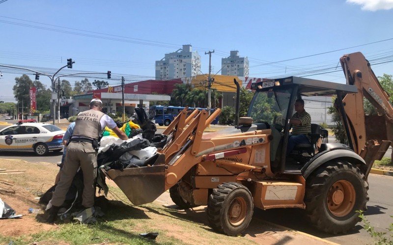 Acampamento de bolsonaristas em frente a quartel é desmontado em São Leopoldo