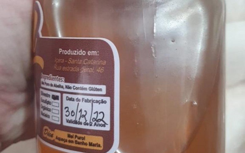 Produtos fora do prazo de validade que eram comercializados também foram apreendidos